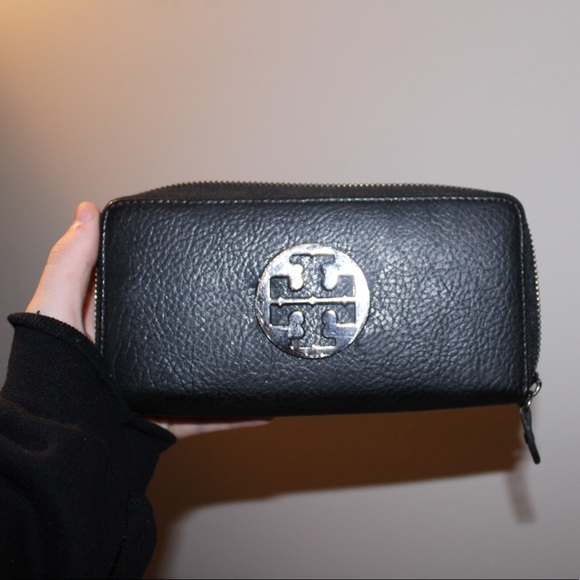 Tory Burch Handbags - Tory Burch Wallet